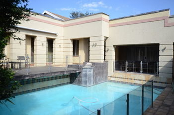 Norscot Manor Guest Lodge Sandton Esterno foto